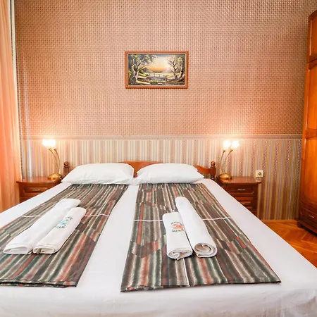 Two-Bedroom Vintage Apartment Top Location Apartamento Burgas