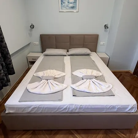 Two-bedroom Vintage Location Apartament Burgas