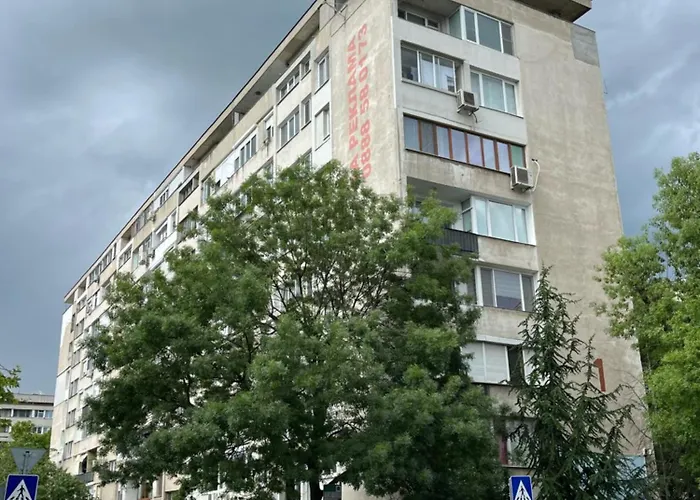Two-bedroom Vintage Location Apartmán Burgas City