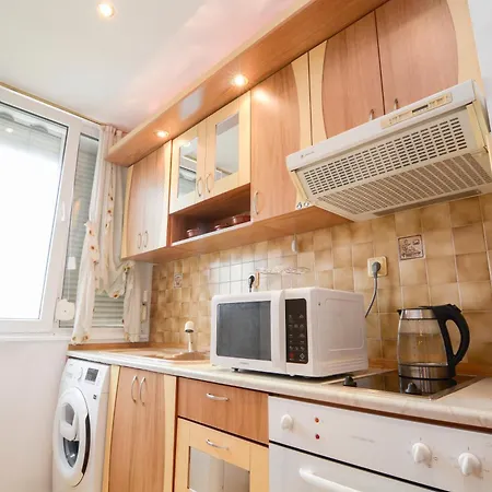 Apartman Two-Bedroom Vintage Apartment Top Location *