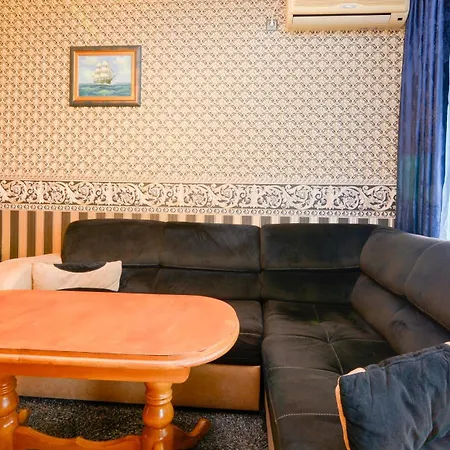 Two-Bedroom Vintage Apartment Top Location Apartman *