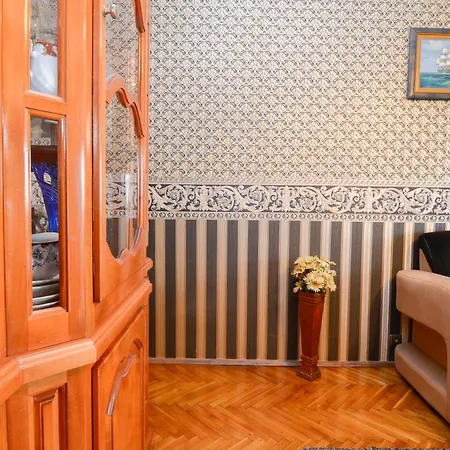 Apartment тристаен винтидж локация *