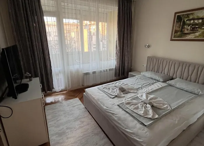 Two-bedroom Vintage Location 公寓