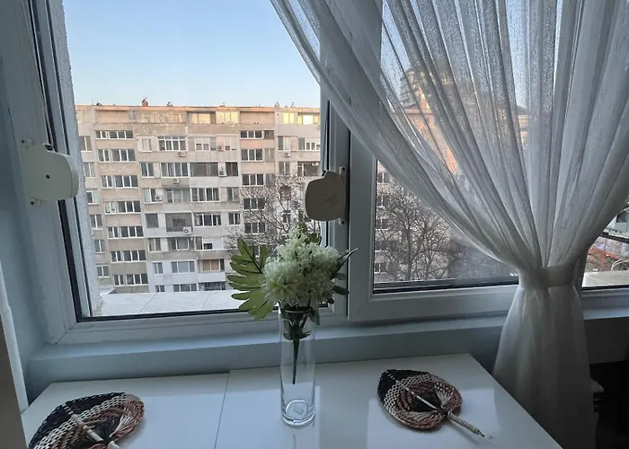 شقة Two-bedroom Vintage Location *